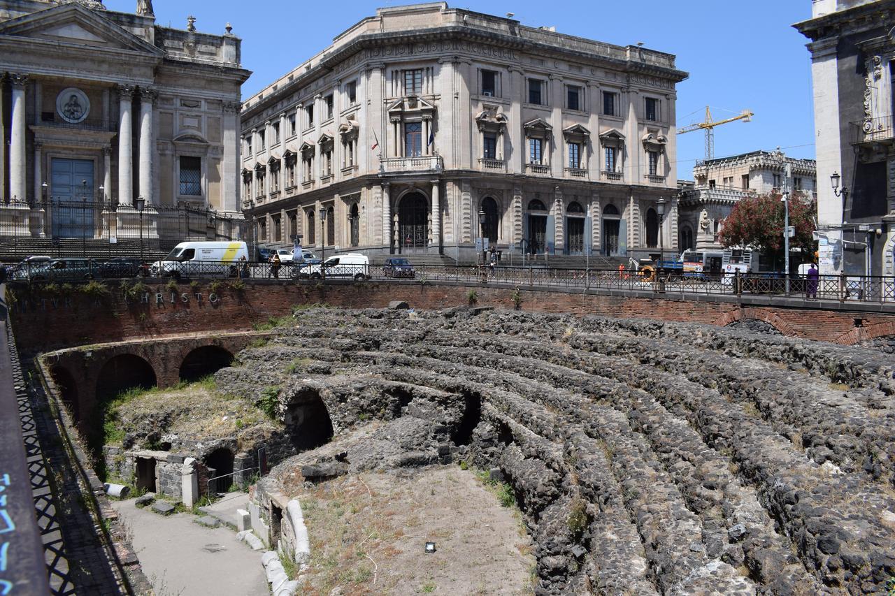 Il Cortiletto Di Piazza Verga Catane Extérieur photo